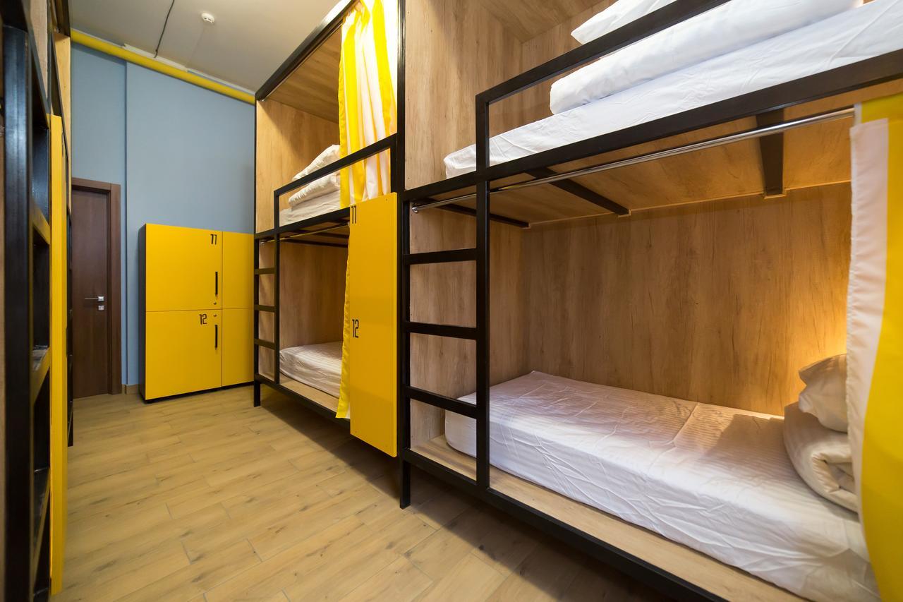 Hotel Bee Station Kiev Buitenkant foto