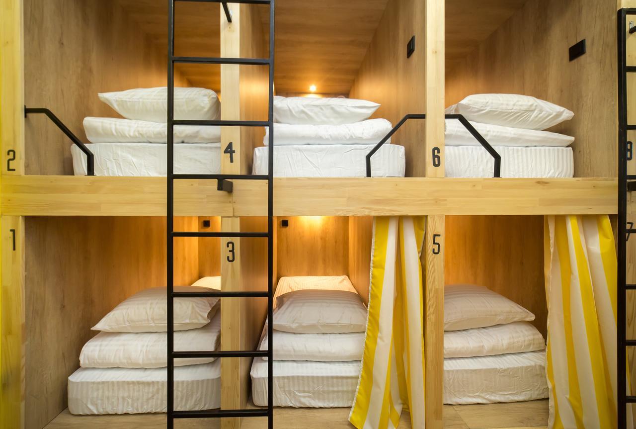 Hotel Bee Station Kiev Buitenkant foto