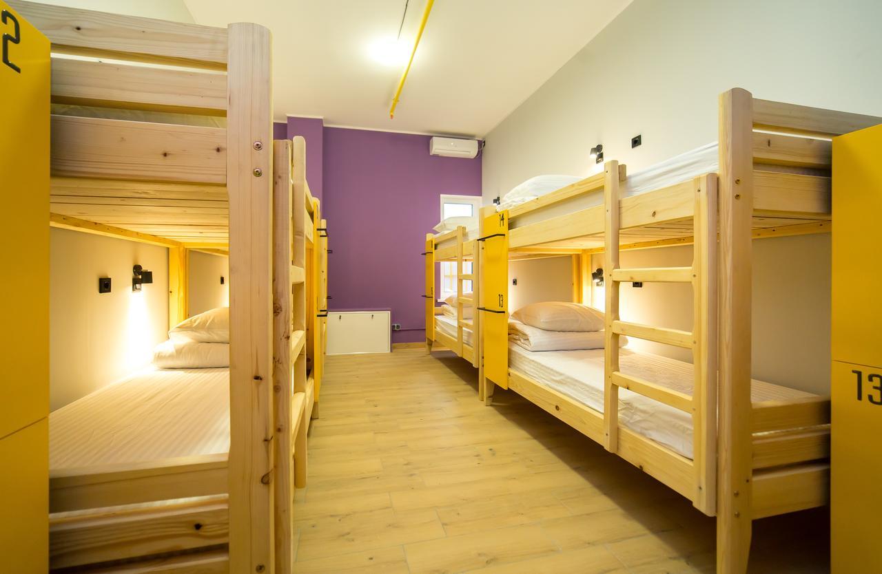 Hotel Bee Station Kiev Buitenkant foto