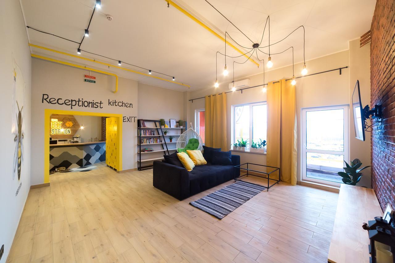 Hotel Bee Station Kiev Buitenkant foto