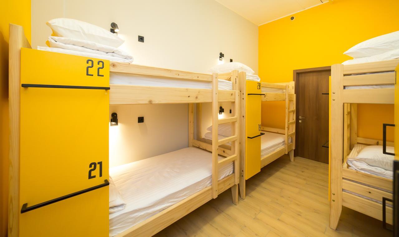 Hotel Bee Station Kiev Buitenkant foto