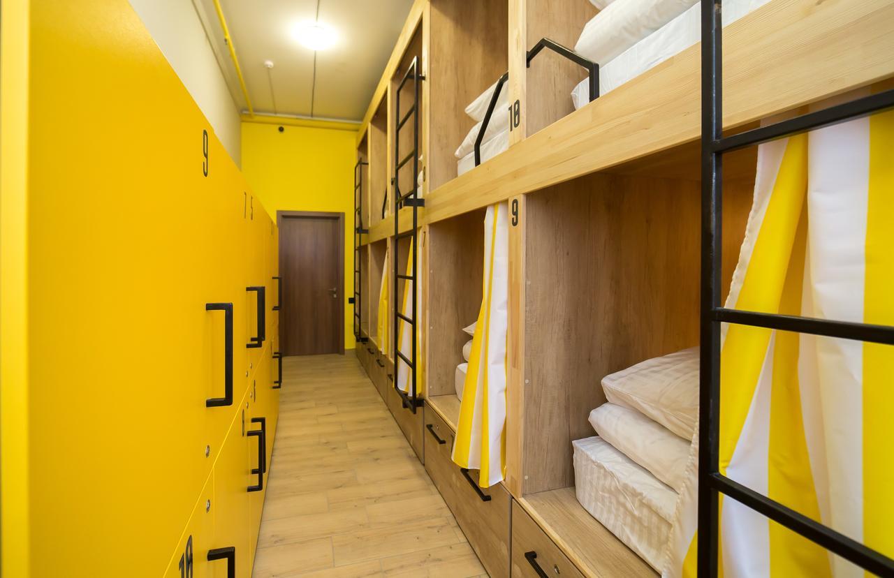 Hotel Bee Station Kiev Buitenkant foto