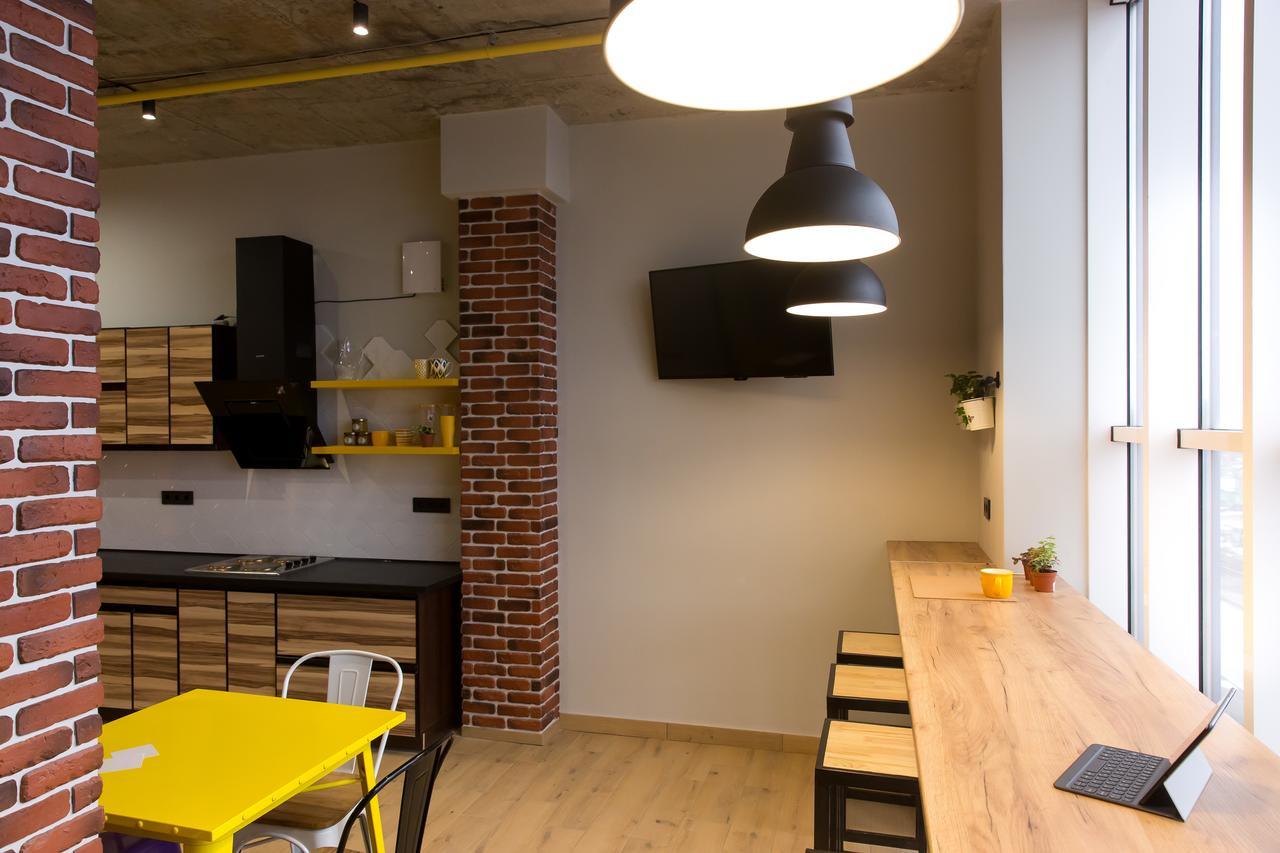 Hotel Bee Station Kiev Buitenkant foto