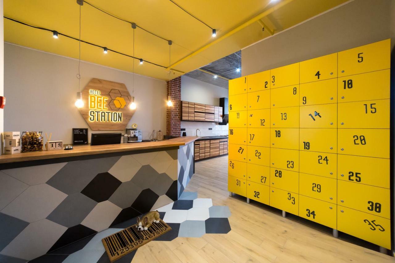 Hotel Bee Station Kiev Buitenkant foto